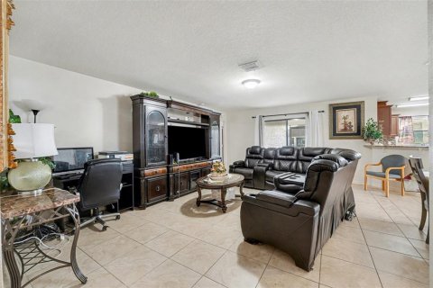 House in Lakeland, Florida 3 bedrooms, 149.48 sq.m. № 2094090 - photo 7