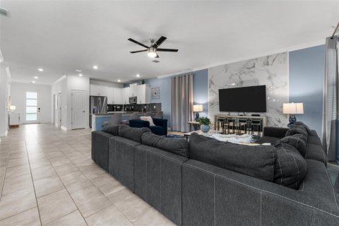 Casa en venta en Kissimmee, Florida, 9 dormitorios, 371.05 m2 № 961103 - foto 21