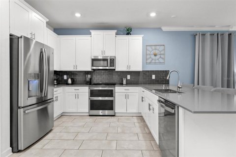 Casa en venta en Kissimmee, Florida, 9 dormitorios, 371.05 m2 № 961103 - foto 18