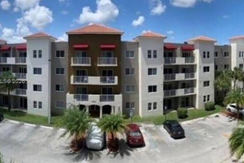 Кондоминиум с 2 спальнями в Катлер-Бей, Флорида № 2003810