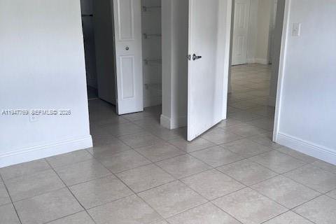 Снять в аренду кондоминиум в Катлер-Бей, Флорида 2 спальни, 75.16м2, № 2003810 - фото 11