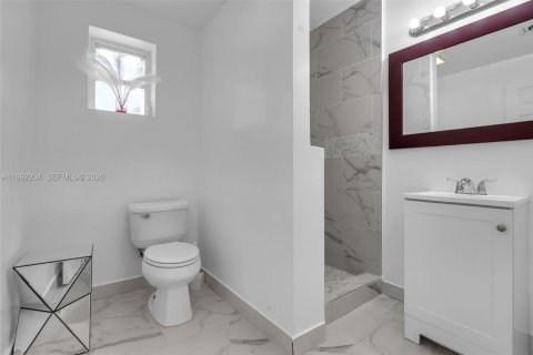 House in North Miami, Florida 4 bedrooms, 151.52 sq.m. № 2275990 - photo 13