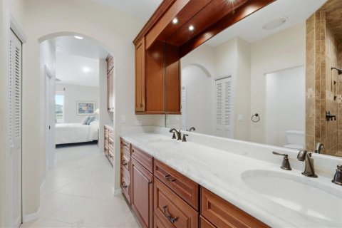 Villa ou maison à vendre à Sarasota, Floride: 3 chambres, 242.01 m2 № 2330240 - photo 30
