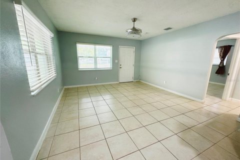 Villa ou maison à louer à Tampa, Floride: 2 chambres, 108.32 m2 № 1904379 - photo 8