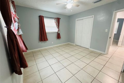 Villa ou maison à louer à Tampa, Floride: 2 chambres, 108.32 m2 № 1904379 - photo 5