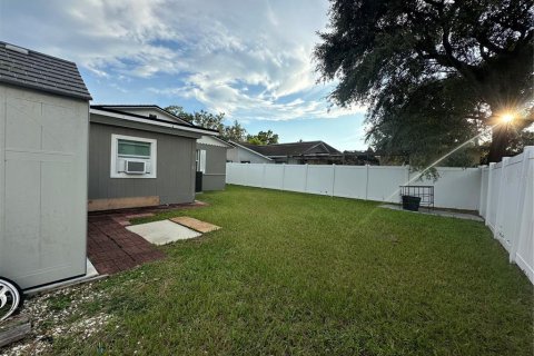 Villa ou maison à louer à Tampa, Floride: 2 chambres, 108.32 m2 № 1904379 - photo 11