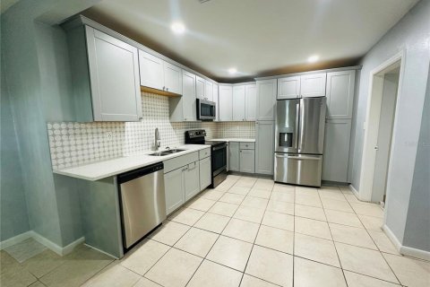 Villa ou maison à louer à Tampa, Floride: 2 chambres, 108.32 m2 № 1904379 - photo 4
