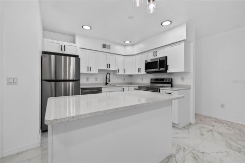 Casa en alquiler en Saint Petersburg, Florida, 3 dormitorios, 117.8 m2 № 2151641 - foto 4