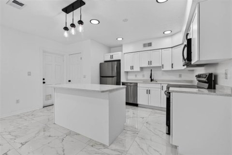 Casa en alquiler en Saint Petersburg, Florida, 3 dormitorios, 117.8 m2 № 2151641 - foto 5