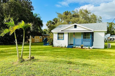 House in Okeechobee, Florida 2 bedrooms, 57.69 sq.m. № 2182711 - photo 2