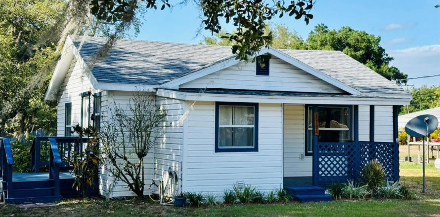 House in Okeechobee, Florida 2 bedrooms, 57.69 sq.m. № 2182711