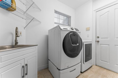 Купить виллу или дом в Стьюарт, Флорида 10 комнат, 242.2м2, № 2087237 - фото 15