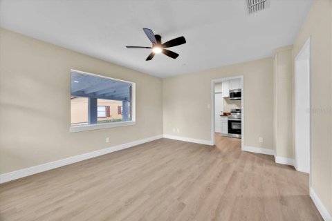 Villa ou maison à vendre à Plant City, Floride: 2 chambres, 64.1 m2 № 1849696 - photo 11