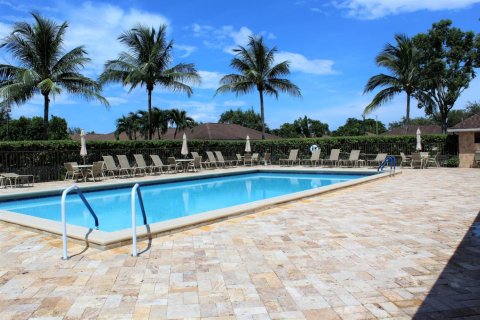 Casa en venta en Boynton Beach, Florida, 2 dormitorios, 130.06 m2 № 1120010 - foto 1