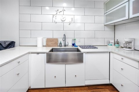 Condominio en venta en Saint Petersburg, Florida, 2 dormitorios, 80.82 m2 № 1794990 - foto 8