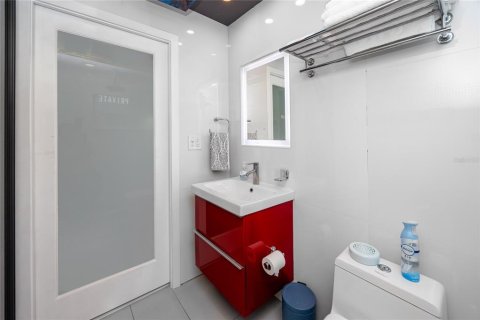 Condominio en venta en Saint Petersburg, Florida, 2 dormitorios, 80.82 m2 № 1794990 - foto 19