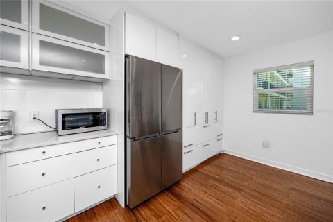 Condominio en venta en Saint Petersburg, Florida, 2 dormitorios, 80.82 m2 № 1794990 - foto 13