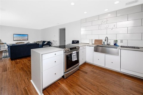 Condominio en venta en Saint Petersburg, Florida, 2 dormitorios, 80.82 m2 № 1794990 - foto 7