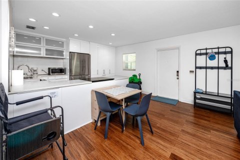 Condominio en venta en Saint Petersburg, Florida, 2 dormitorios, 80.82 m2 № 1794990 - foto 10