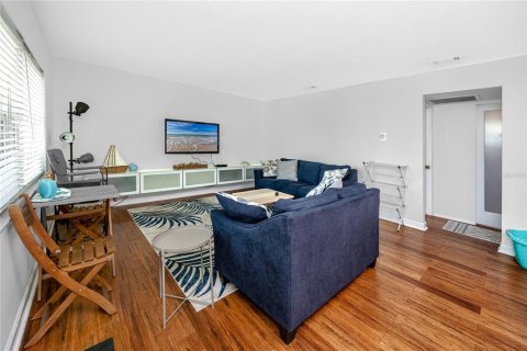 Condominio en venta en Saint Petersburg, Florida, 2 dormitorios, 80.82 m2 № 1794990 - foto 16