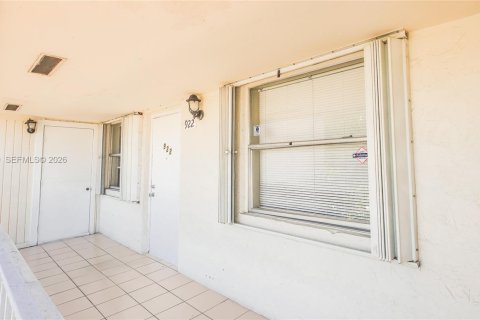 Copropriété à louer à Miami, Floride: 2 chambres, 97.55 m2 № 2032332 - photo 18