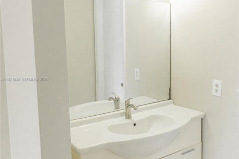 Copropriété à louer à Miami, Floride: 2 chambres, 97.55 m2 № 2032332 - photo 27