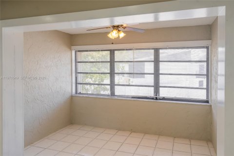 Copropriété à louer à Miami, Floride: 2 chambres, 97.55 m2 № 2032332 - photo 19