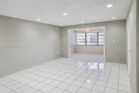 Copropriété à louer à Miami, Floride: 2 chambres, 97.55 m2 № 2032332 - photo 16