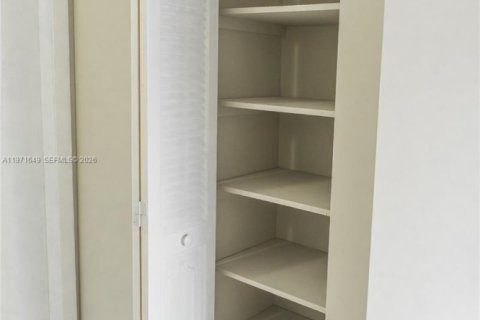 Copropriété à louer à Miami, Floride: 2 chambres, 97.55 m2 № 2032332 - photo 25
