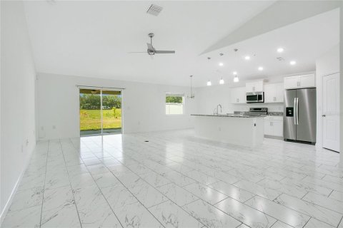 House in Auburndale, Florida 3 bedrooms, 167.04 sq.m. № 1844800 - photo 8