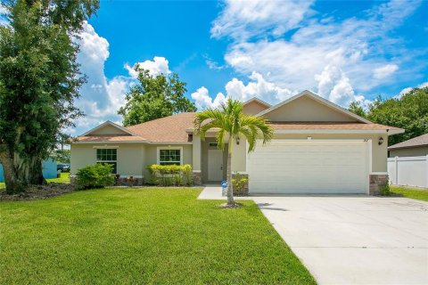 House in Auburndale, Florida 3 bedrooms, 167.04 sq.m. № 1844800 - photo 23