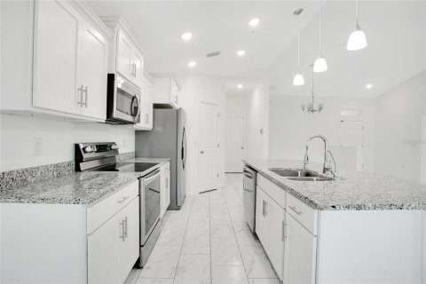 House in Auburndale, Florida 3 bedrooms, 167.04 sq.m. № 1844800 - photo 3