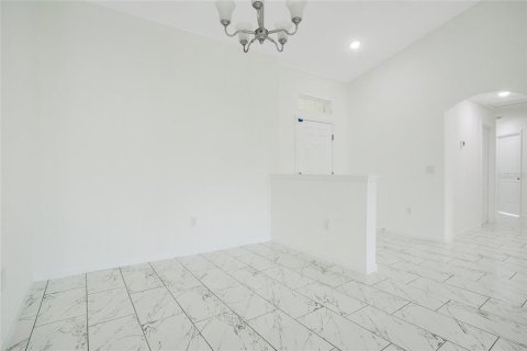 House in Auburndale, Florida 3 bedrooms, 167.04 sq.m. № 1844800 - photo 9