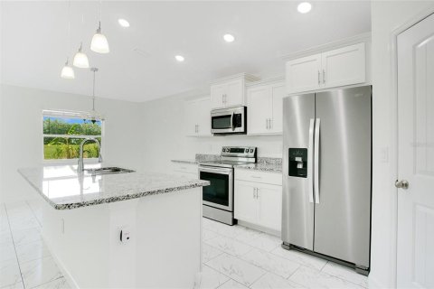 House in Auburndale, Florida 3 bedrooms, 167.04 sq.m. № 1844800 - photo 5