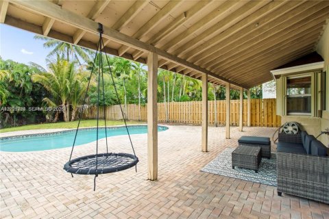 House in Pembroke Pines, Florida 4 bedrooms, 196.4 sq.m. № 2083104 - photo 29