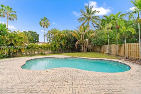 House in Pembroke Pines, Florida 4 bedrooms, 196.4 sq.m. № 2083104 - photo 28