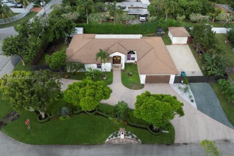 House in Homestead, Florida 4 bedrooms, 225.94 sq.m. № 1839291 - photo 1