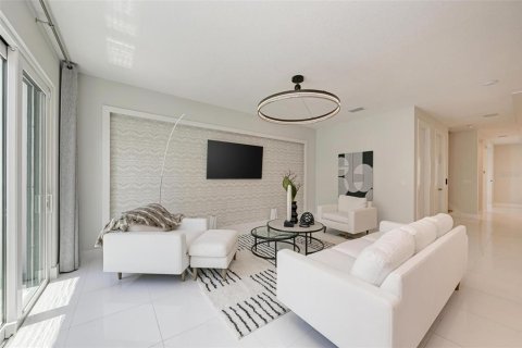 Townhouse in Bradenton, Florida 3 bedrooms, 274.15 sq.m. № 1552793 - photo 25