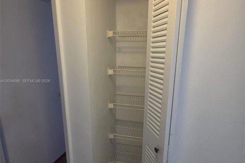 Copropriété à vendre à Miami, Floride: 2 chambres, 92.9 m2 № 2084517 - photo 13