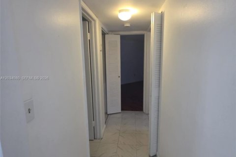 Copropriété à vendre à Miami, Floride: 2 chambres, 92.9 m2 № 2084517 - photo 25