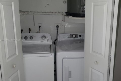 Condominio en venta en Miami, Florida, 3 dormitorios, 110.09 m2 № 1994580 - foto 7