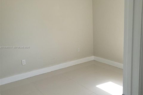 Condominio en venta en Miami, Florida, 3 dormitorios, 110.09 m2 № 1994580 - foto 9