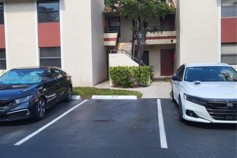 Condominio en venta en Miami, Florida, 3 dormitorios, 110.09 m2 № 1994580 - foto 3