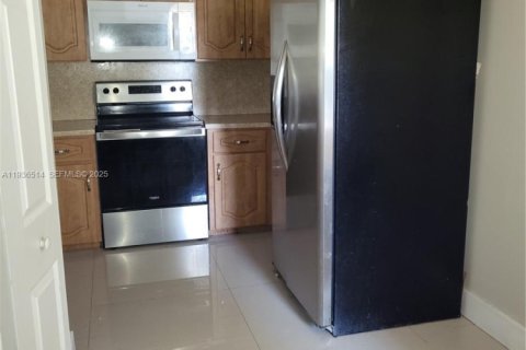 Condominio en venta en Miami, Florida, 3 dormitorios, 110.09 m2 № 1994580 - foto 5