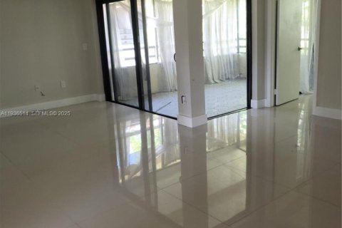 Condominio en venta en Miami, Florida, 3 dormitorios, 110.09 m2 № 1994580 - foto 4