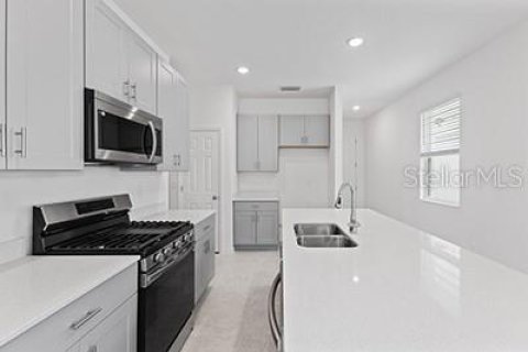 House in Wildwood, Florida 3 bedrooms, 124.02 sq.m. № 1765584 - photo 3