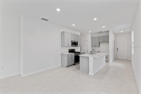 House in Wildwood, Florida 3 bedrooms, 124.02 sq.m. № 1765584 - photo 5