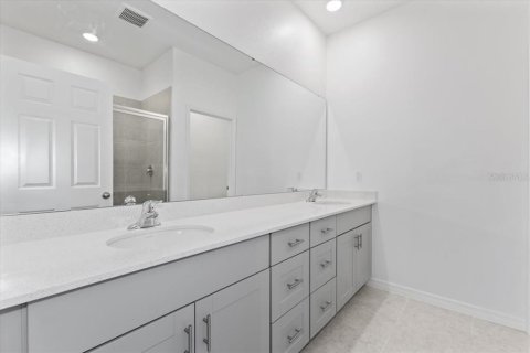 House in Wildwood, Florida 3 bedrooms, 124.02 sq.m. № 1765584 - photo 10