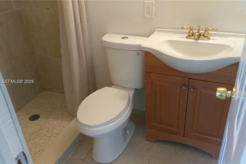 House in Hollywood, Florida 2 bedrooms, 83.61 sq.m. № 2392058 - photo 7