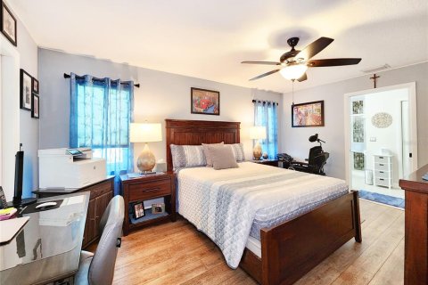 House in New Port Richey, Florida 3 bedrooms, 153.1 sq.m. № 1791588 - photo 9